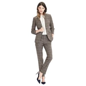 Banana Republic NWOT Lightweight Wool Flanel Plaid Pantsuit In Size 4
